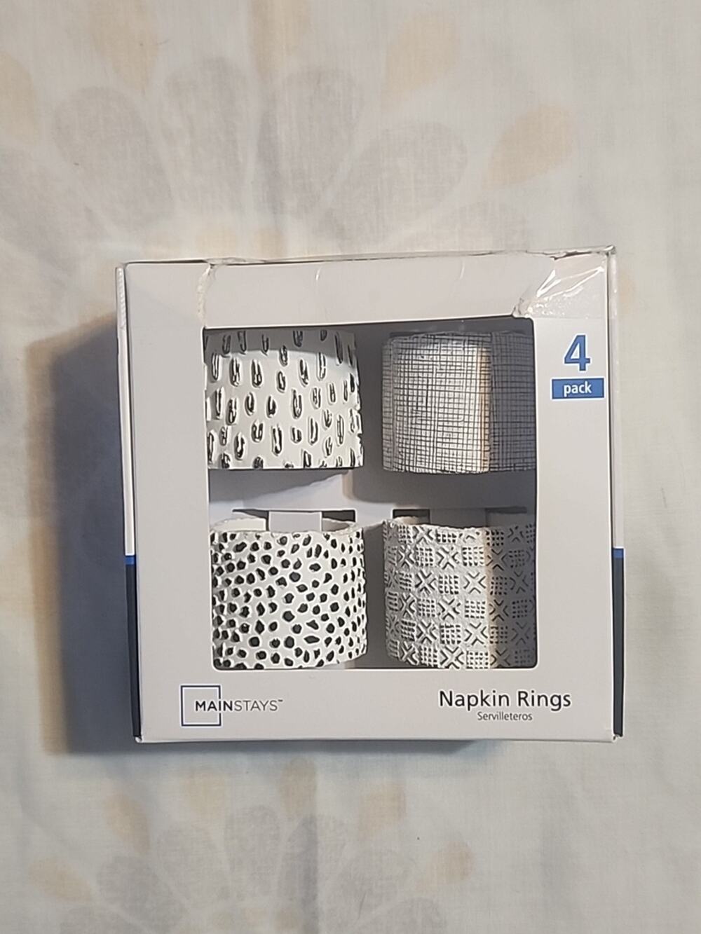 Mainstays Napkin Rings Set of 4 White Black 1.75"x1.5" Geo Print DAMAGED PACKAGE